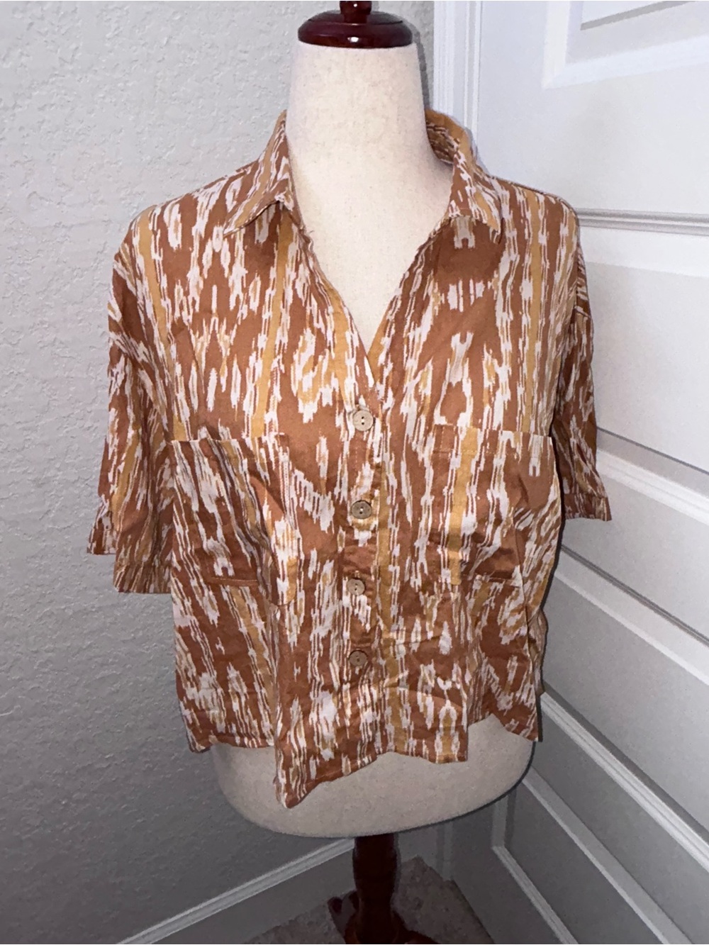 New, Christian Siriano New York Geometric Ikat Short Sleeve Crop Shirt
